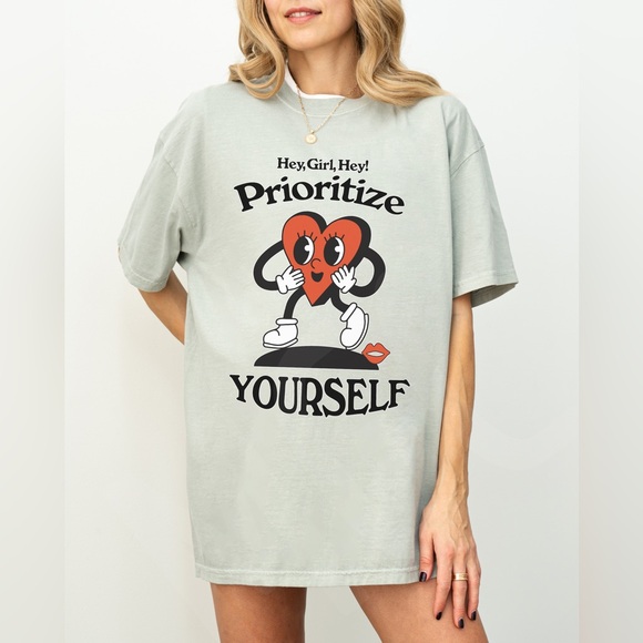 🚨 SALE 🚨 Comfort Colors Prioritize Yourself Graphic Tee - Picture 7 of 11